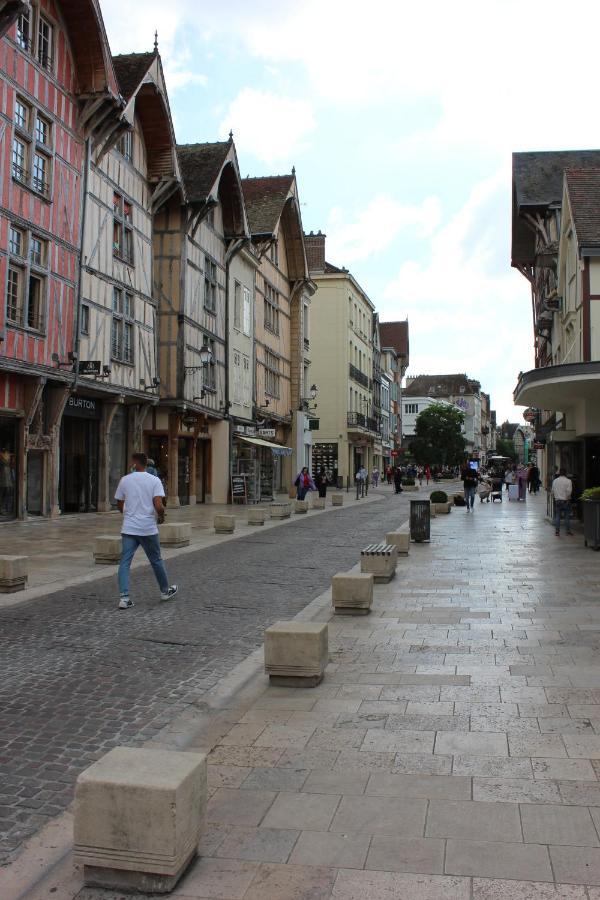 Le Millesime 2 : Hyper Centre Troyes Exterior foto